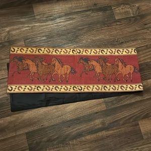 Table runner, running horses